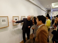 Výstava Petra Pollága vo Vietname zaznamenala veľký úspech.