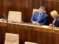 Pokračovanie 49. schôdze Národnej rady (NR) SR k návrhu na odvolanie Jána Figeľa (KDH) z postu podpredsedu Národnej rady SR.