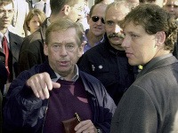 S bývalým prezidentom Václavom Havlom v roku 2000.
