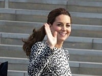 Tehotná Kate Middleton zrejme čoskoro porodí.