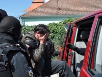 Muž sa vzdal dnes predpoludním Muž sa vzdal dnes predpoludním
