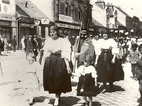 Prvomájový sprievod z roku 1928 v Trnave