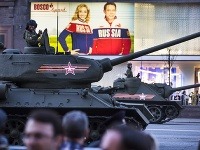 Červeným námestím sa valila najnovšia ruská obrnená technika