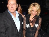 Pamela Anderson podprsenky príliš nenosí. 