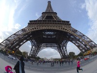 Eiffelova veža je dočasne
