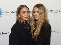Mary-Kate a Ashley Olsenové vyzerajú dnes vyžito a bez iskry.