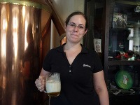 Košičanka Michaela čapuje pivo najlepšie na Slovensku.