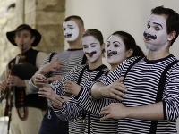 Sú štyria a hľadajú piateho