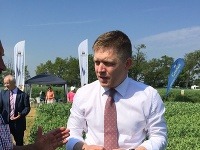 Premiér jedol na poli hrášok a recitoval Chalupku Premiér jedol na poli hrášok a recitoval Chalupku