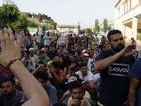 Imigranti protestujú na gréckom ostrove Lesbos