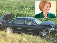 Podpredsedníčka parlamentu skončila po zrážke na vládnom aute v kukuričnom poli