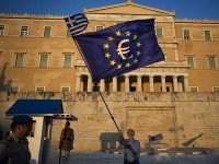 Gréci demonštrovali za zotrvanie v eurozóne. Gréci demonštrovali za zotrvanie v eurozóne.