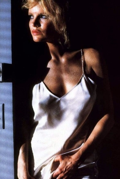 Kim Basinger 