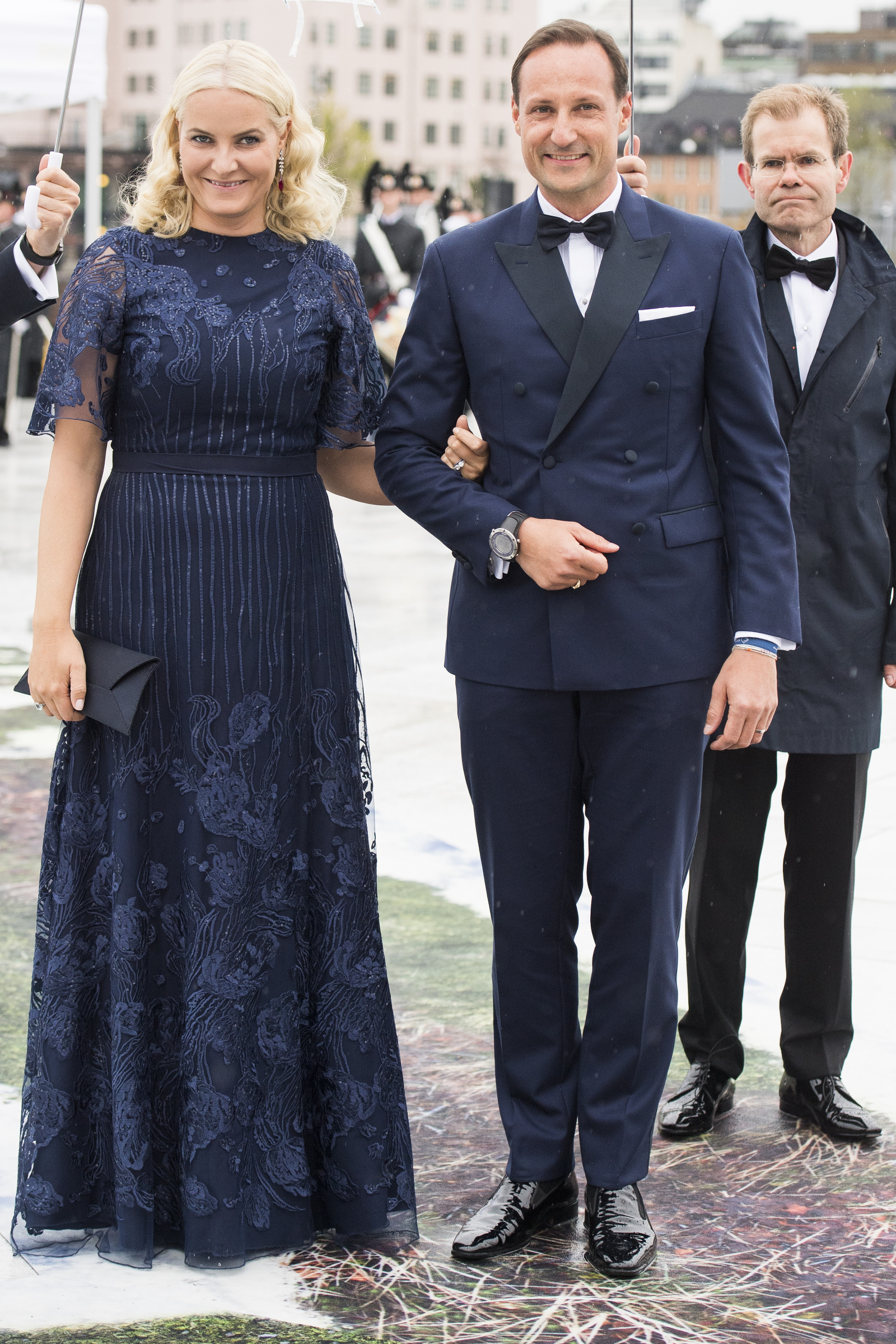 Kráľovská rodina v STRACHU