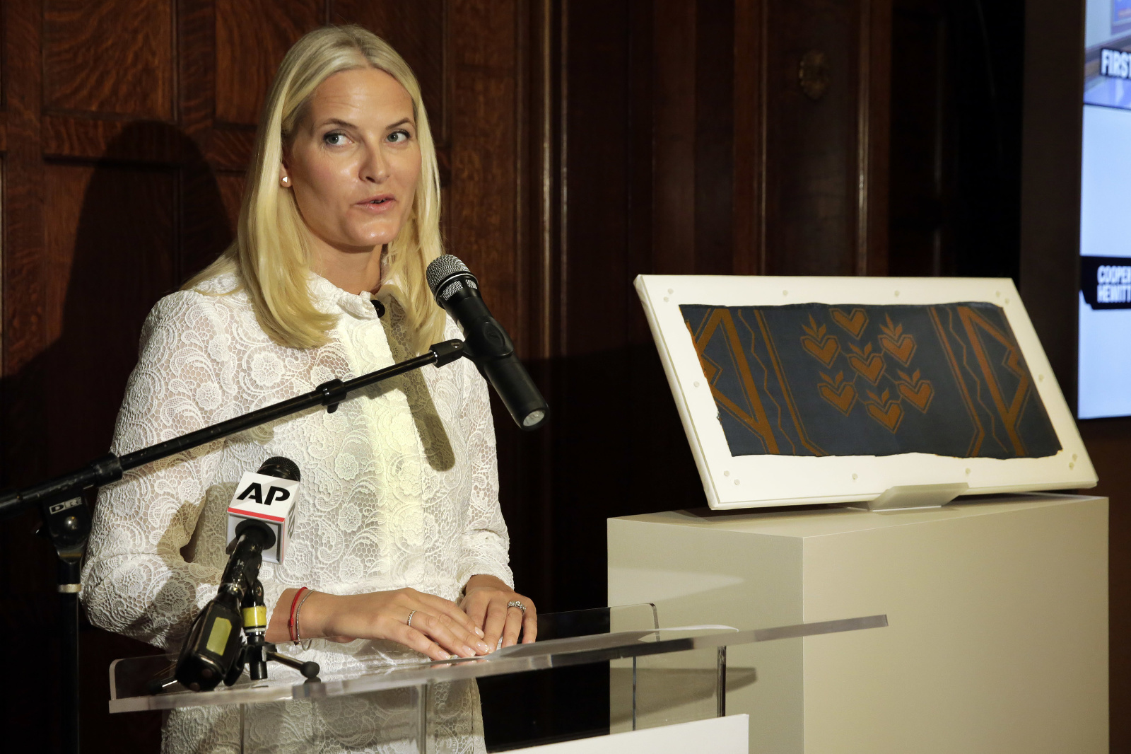 Kráľovská rodina v STRACHU