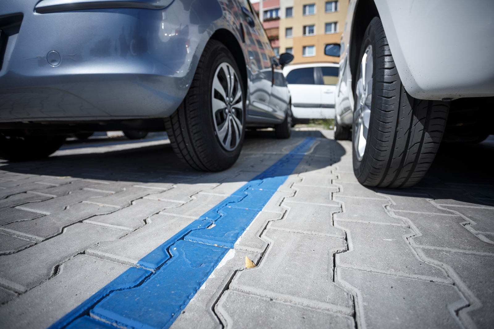 Petržalka chce zavádzať pilotný parkovací systém