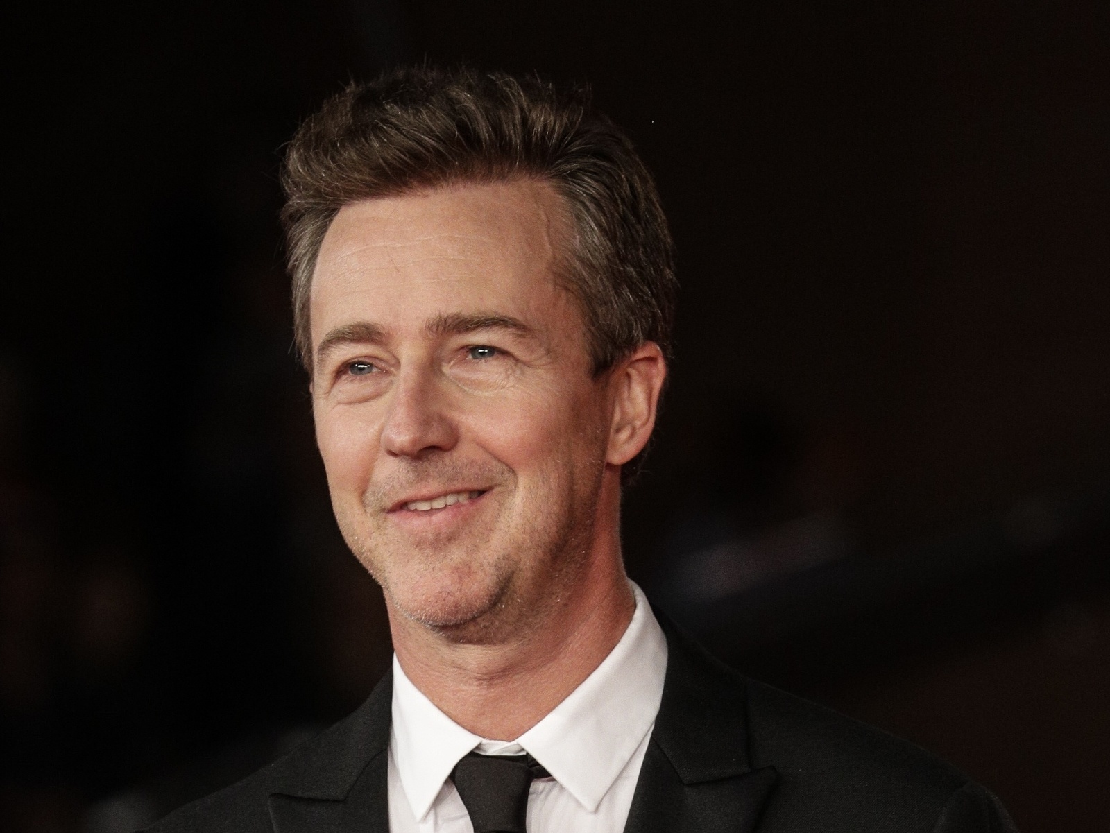 Edward Norton, Shauna Robertson