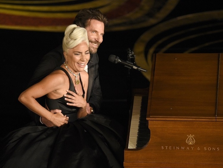Bradley Cooper a Lady Gaga