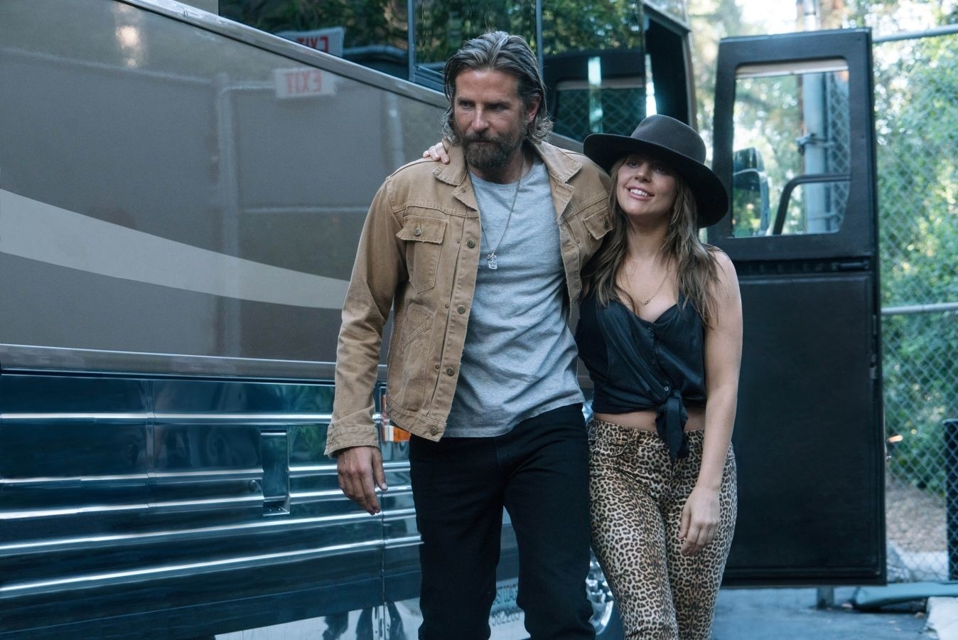 Lady Gaga a Bradley Cooper vo filme Zrodila sa hviezda. 