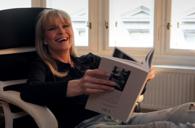 Herečka Chantal Poullain bojuje