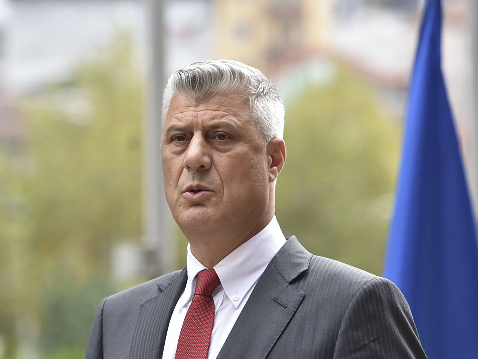 Kosovský prezident Hashim Thaci, ktorý včera abdikoval 