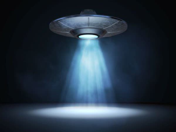 VIDEO zachytáva UFO vznášajúce