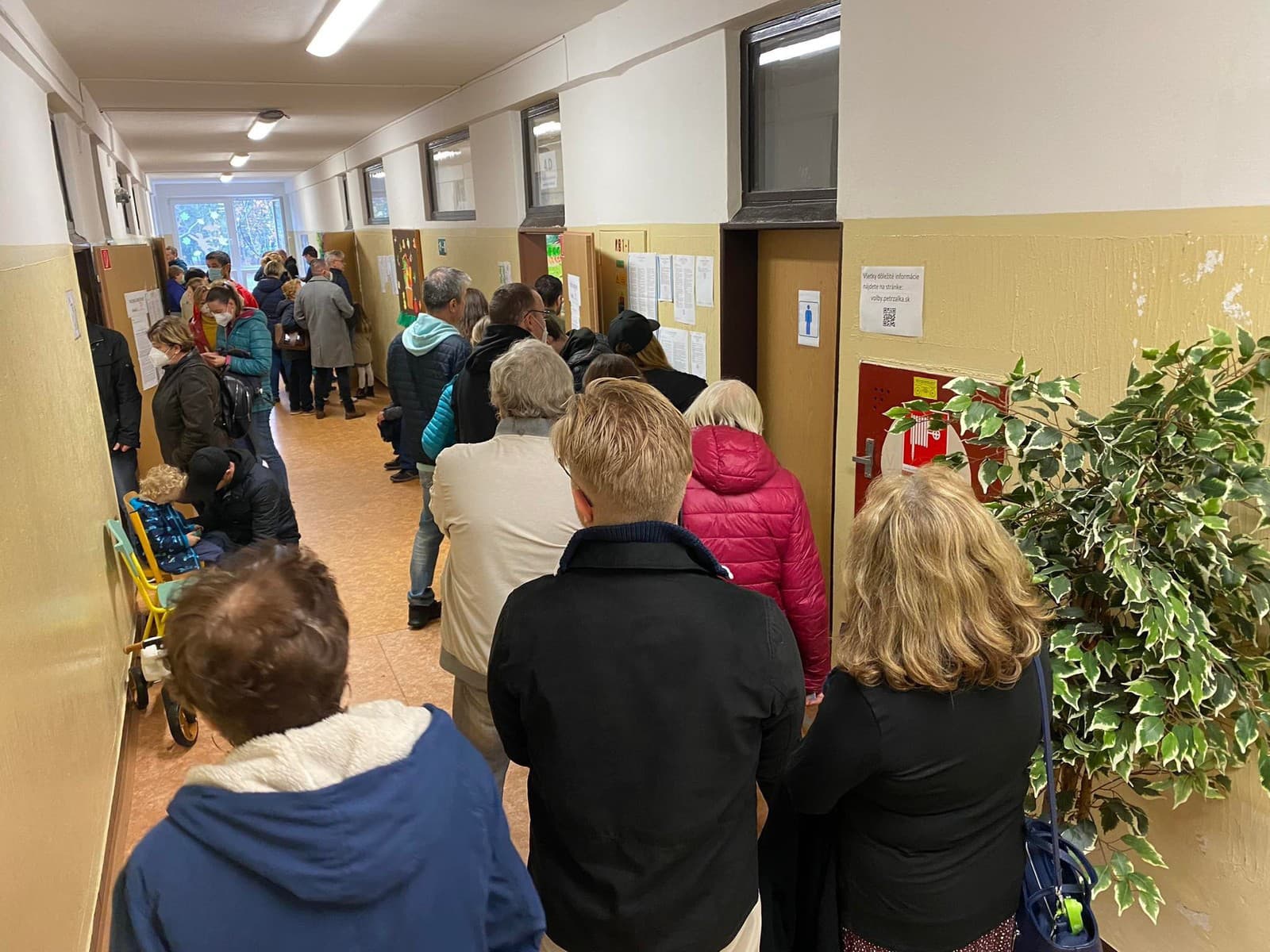 Archívny záber z volieb 2022.