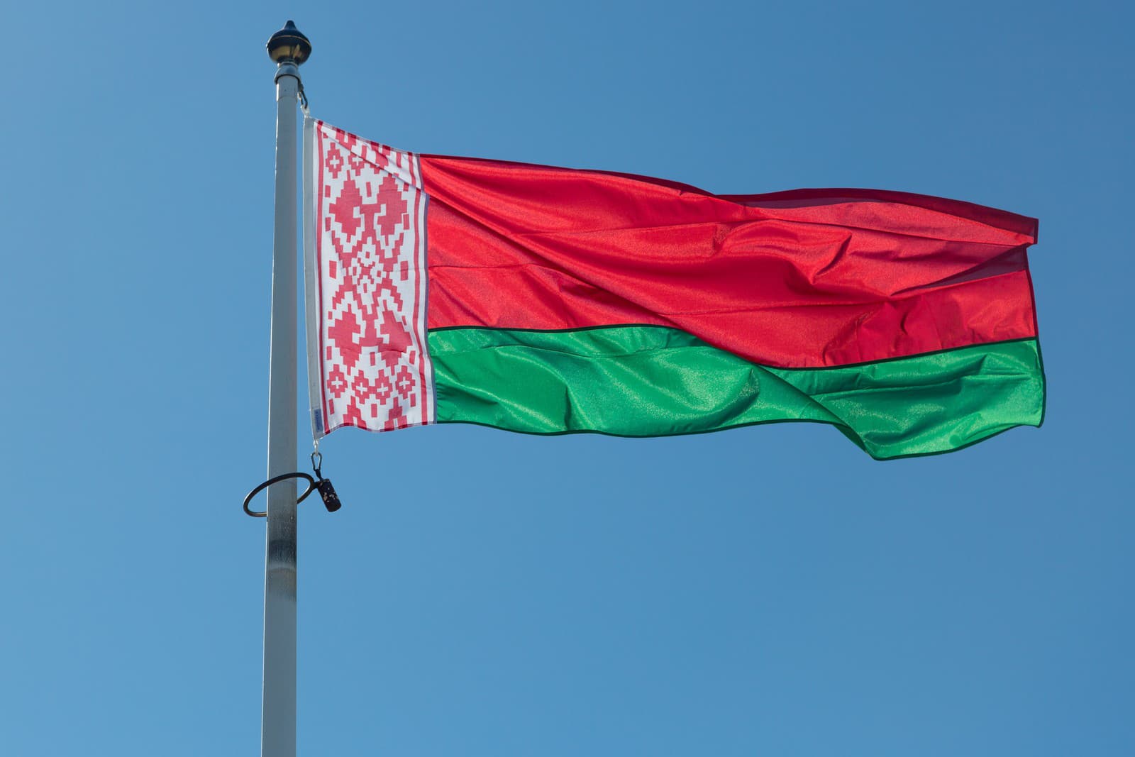 Bieloruské veľvyslanectvá prestávajú vydávať
