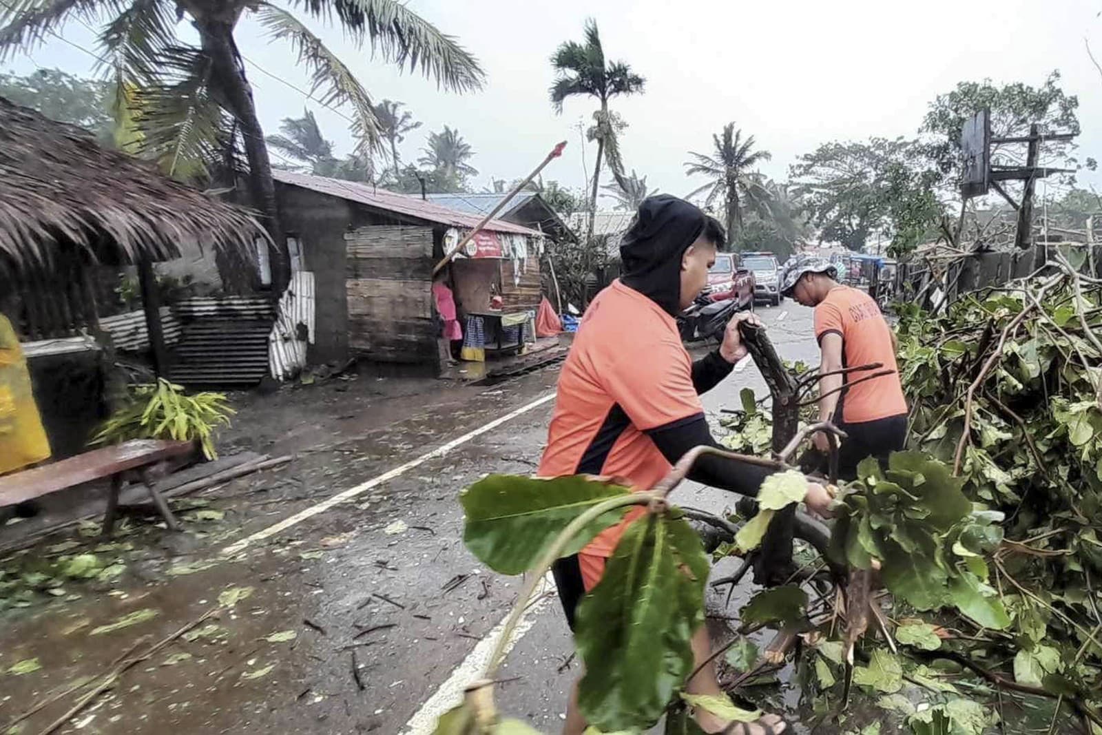 Filipíny zasiahol tajfún Doksuri: