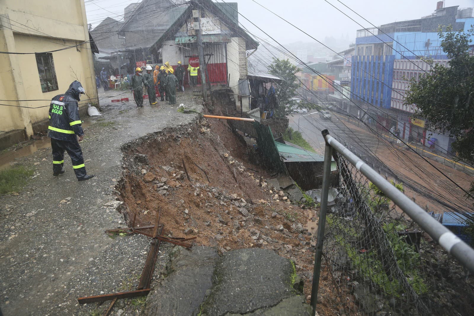 Filipíny zasiahol tajfún Doksuri: