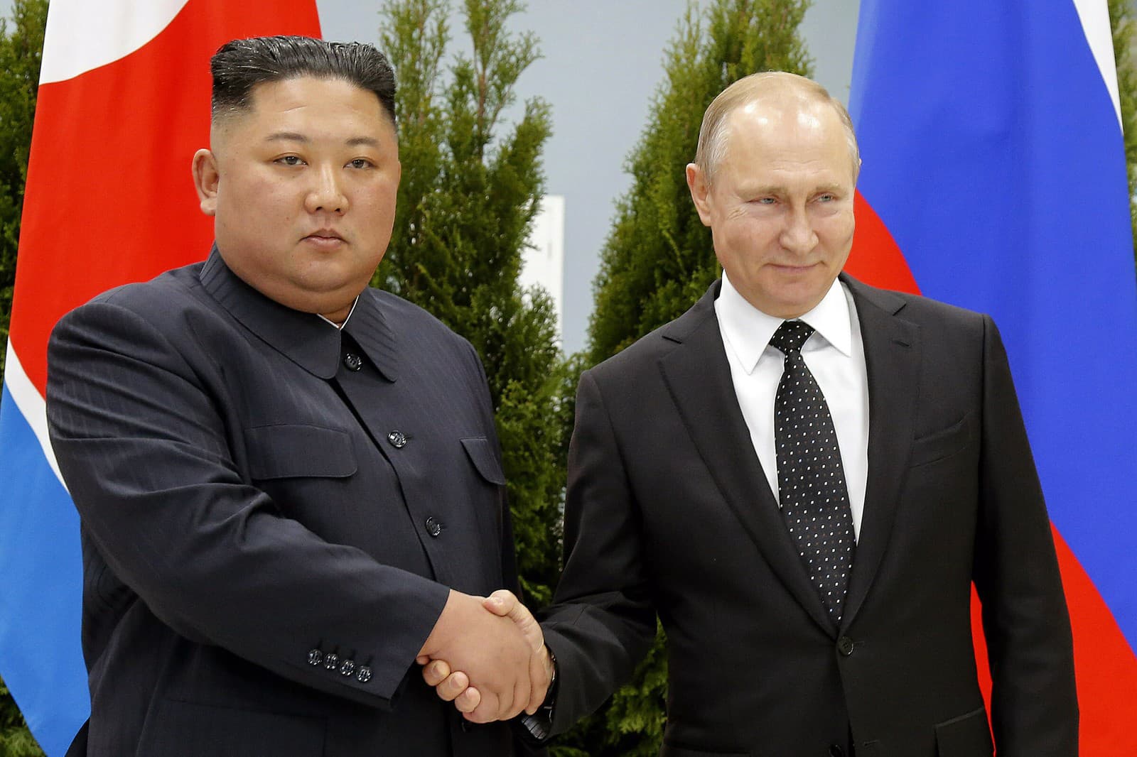 Kim Čong un a Vladimir Putin