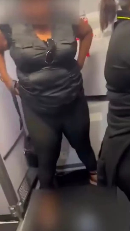 Neľudský zákaz v lietadle: