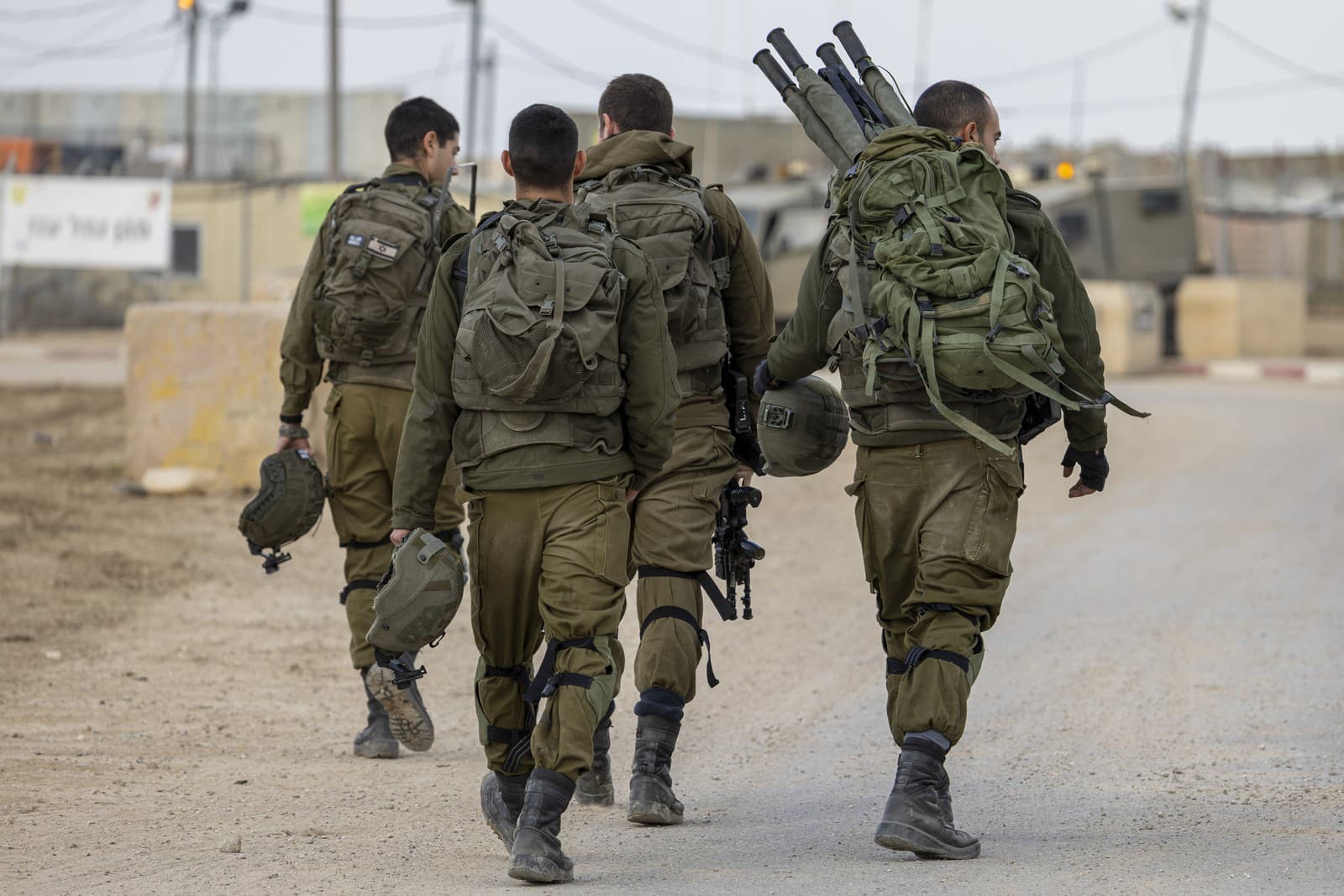 Izraelskí vojaci pri hraniciach pásma Gazy