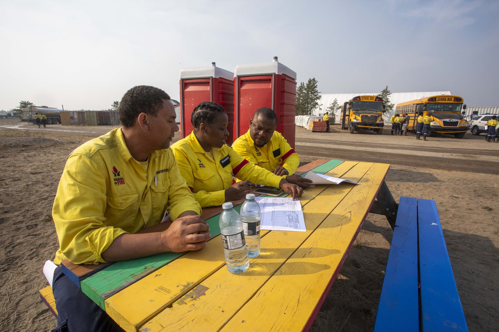 Kanade pomáhajú aj juhoafrickí hasiči