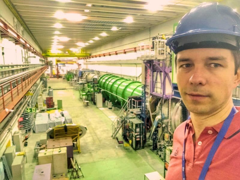 Fyzik Michal Kovaľ pri experimente NA62 v CERN-e, v rámci ktorého skúmal elementárne častice kaóny. 
