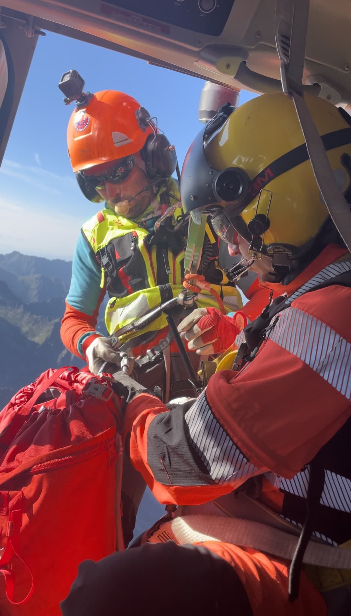Pomoc horských záchranárov vo