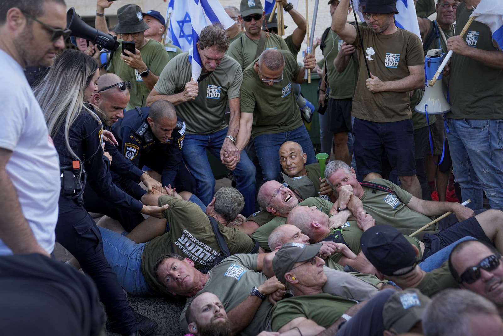 Izrael zasiahla ďalšia vlna protestov