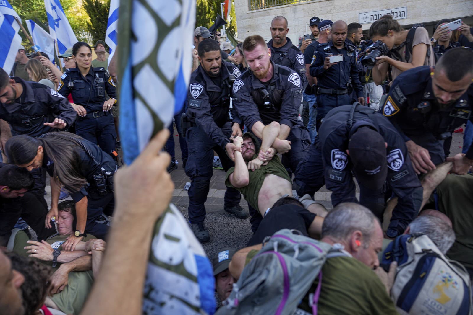 Izrael zasiahla ďalšia vlna protestov