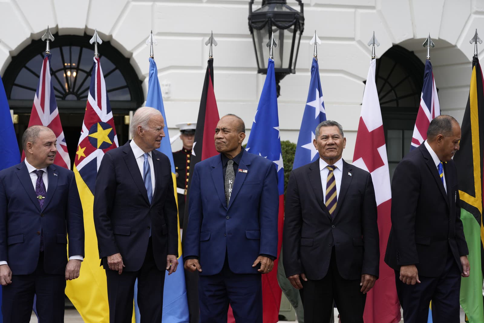 Joe Biden spolu s predstaviteľmi tichomorských štátov