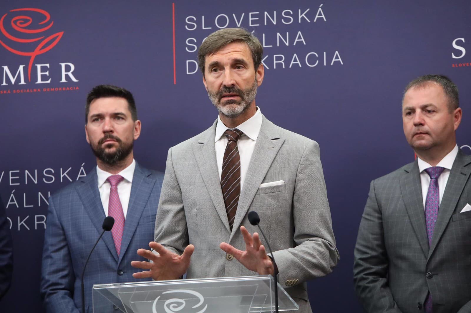 Hnutie Slovensko kritizuje presun