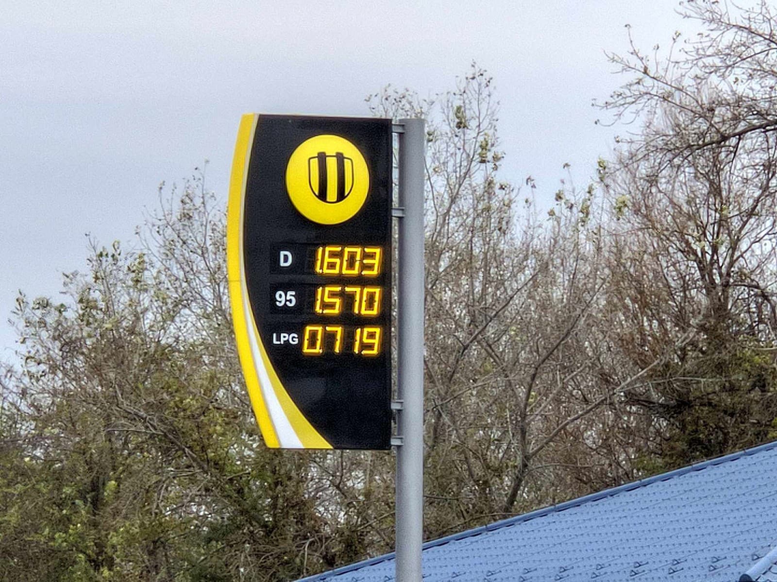 Ceny palív sa opäť