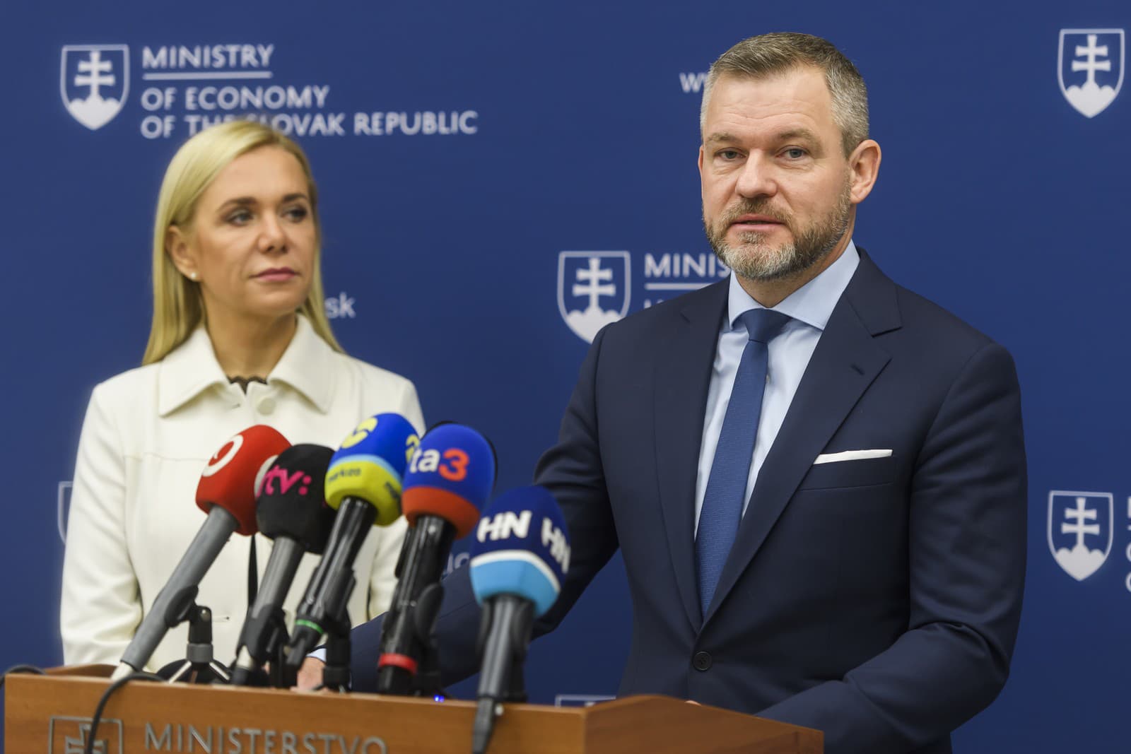 Predseda NR SR Peter Pellegrini a podpredsedníčka vlády a ministerka hospodárstva SR Denisa Saková