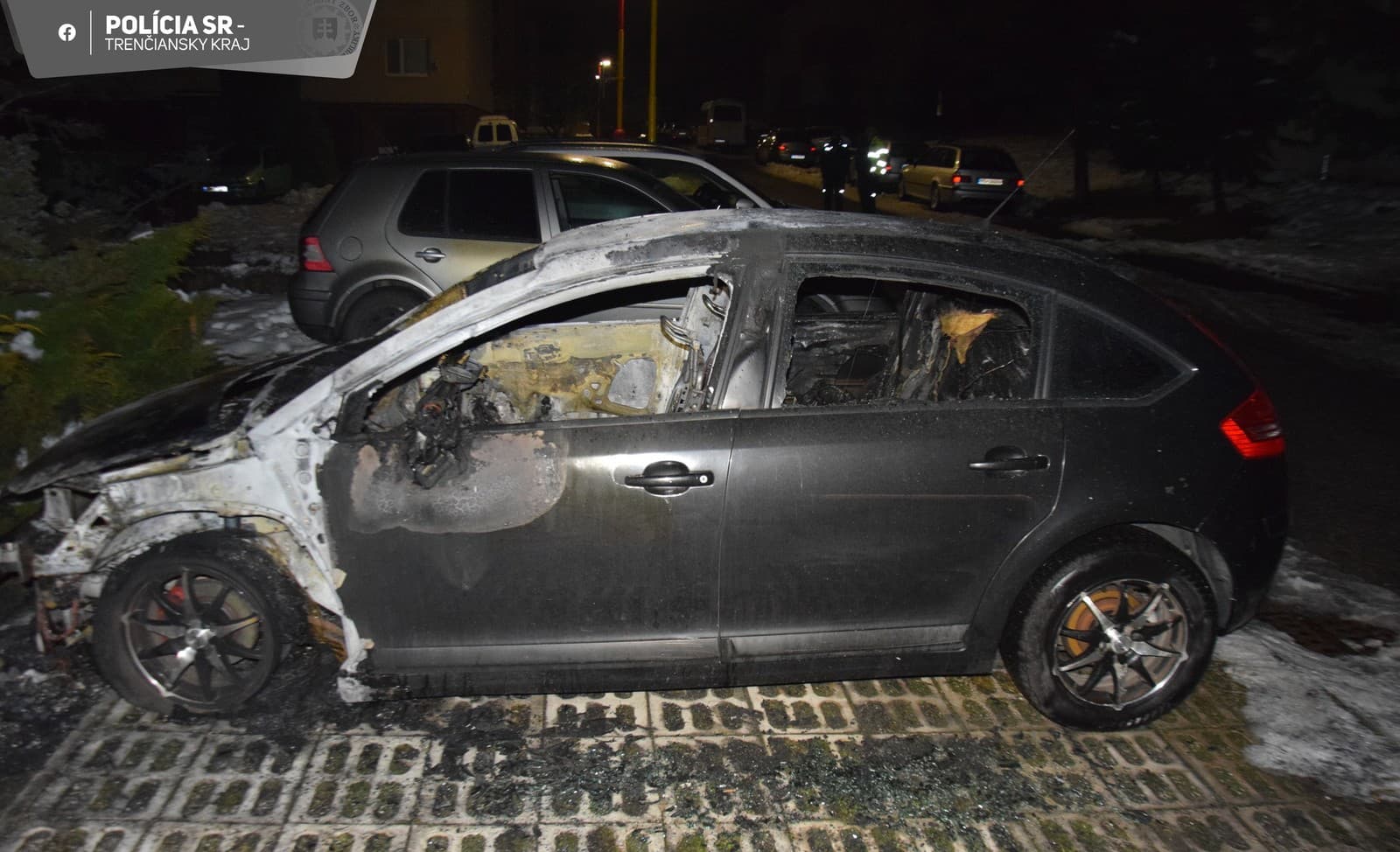 Neznámy páchateľ podpálil v Lehote pod Vtáčnikom auto