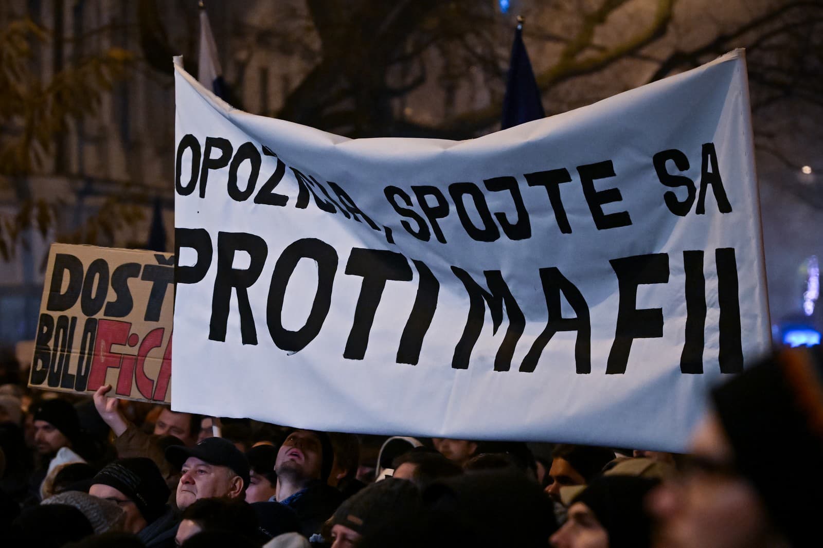 Protestné zhromaždenie SaS, PS a KDH na Námestí SNP v Bratislave 