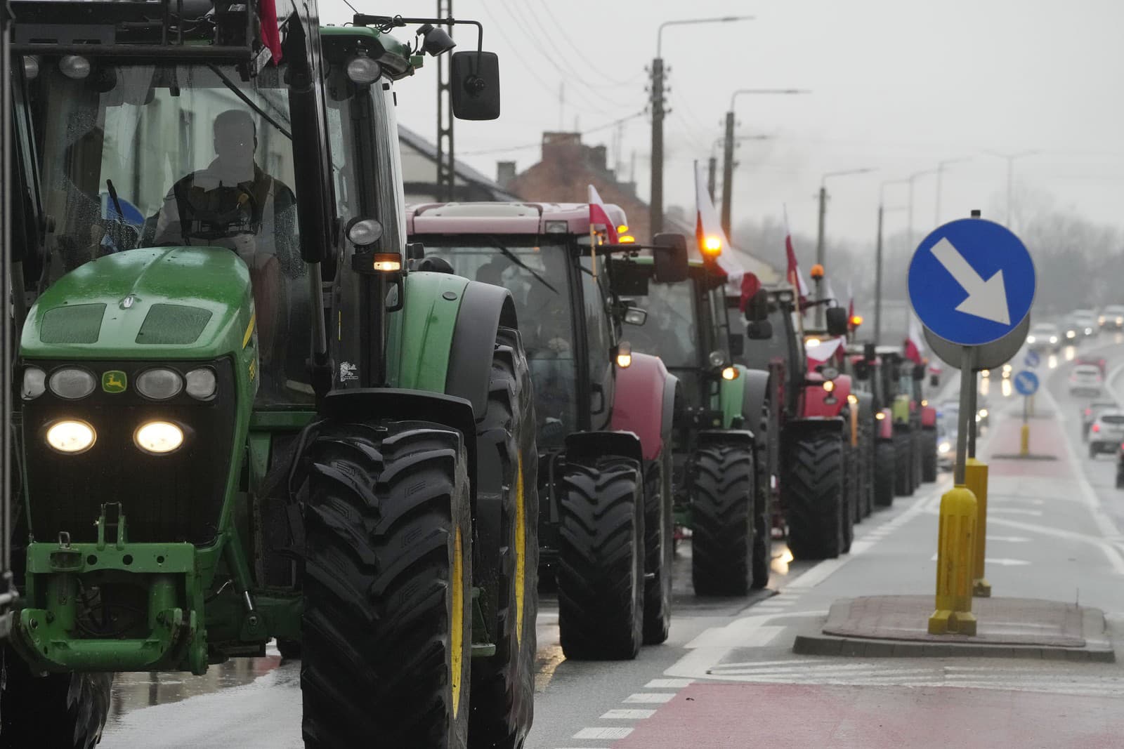 Poľskí farmári zablokovali vyše 160 ciest na protest proti dovozu z Ukrajiny