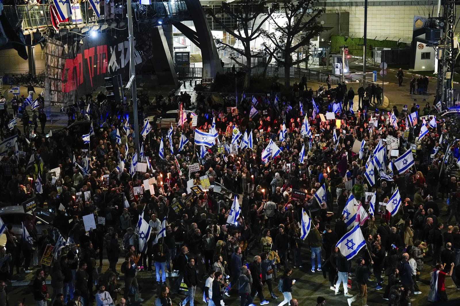 Tisíce Izraelčanov demonštrovali proti