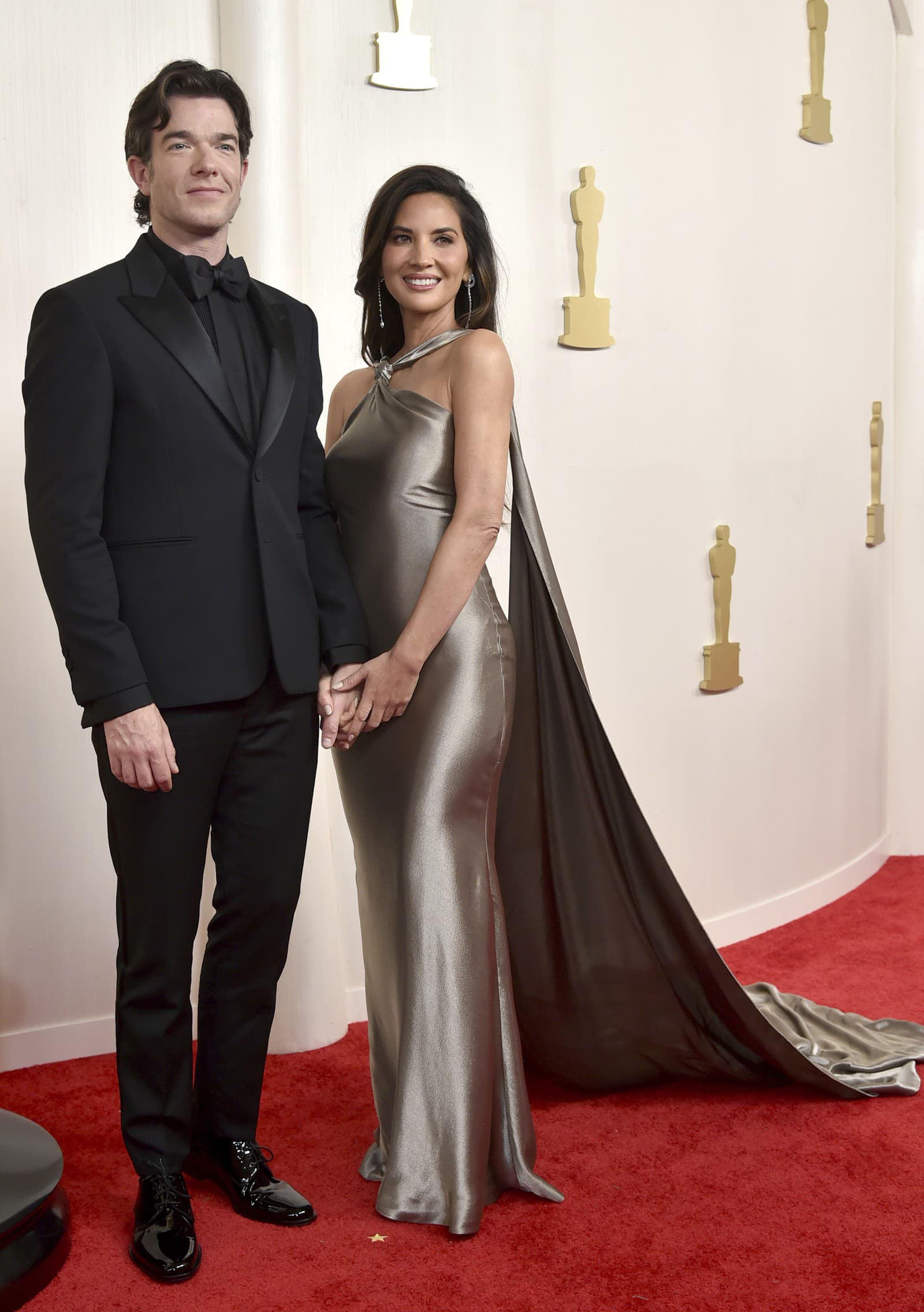 Olivia Munn s partnerom Johnom Mulaneyom na Oscaroch