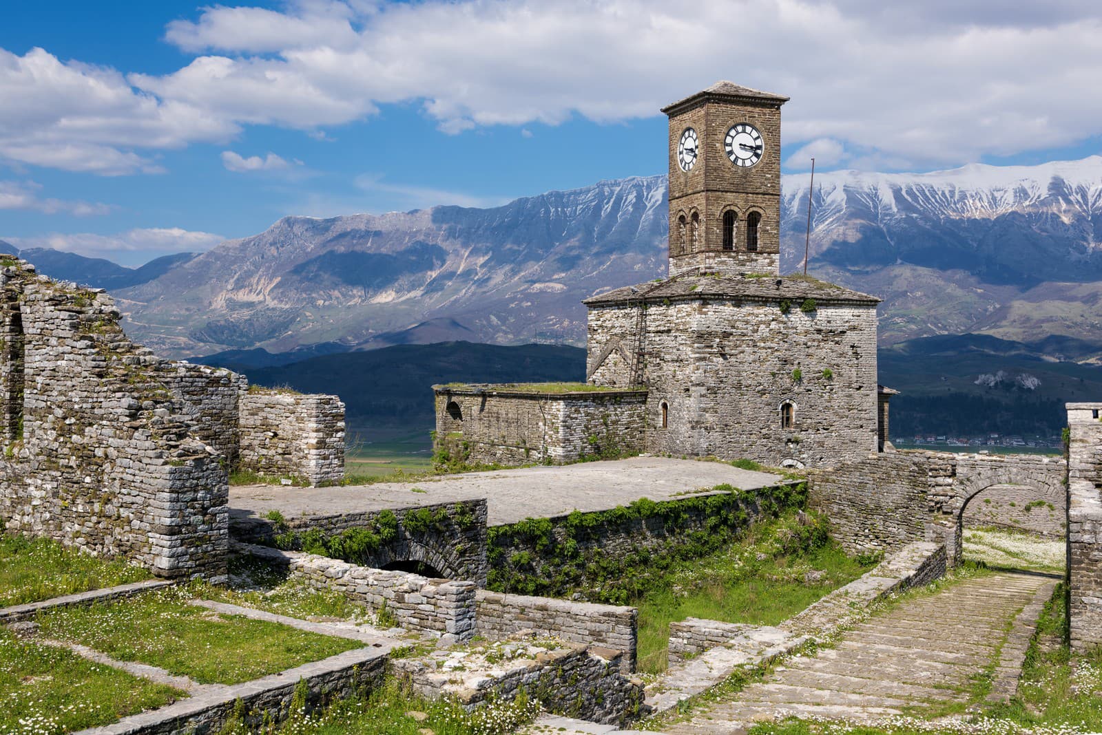 Gjirokastër je jeden z najväčších hradov na Balkáne