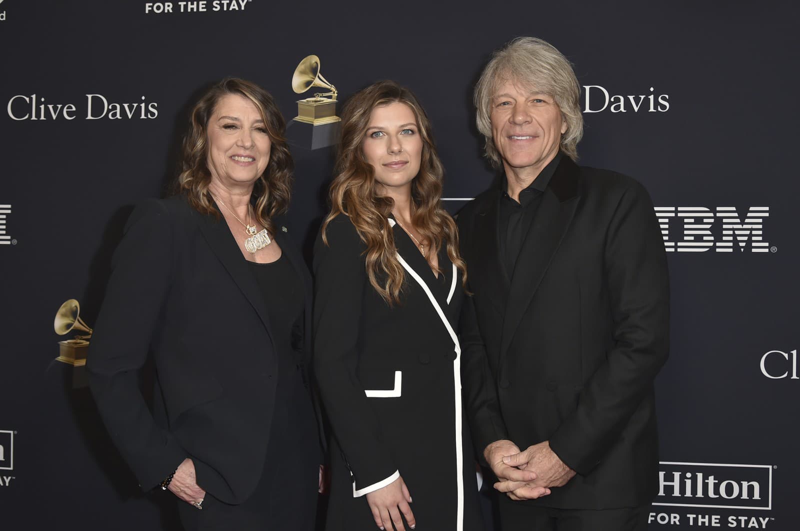 Jon Bon Jovi s manželkou a dcérou. 