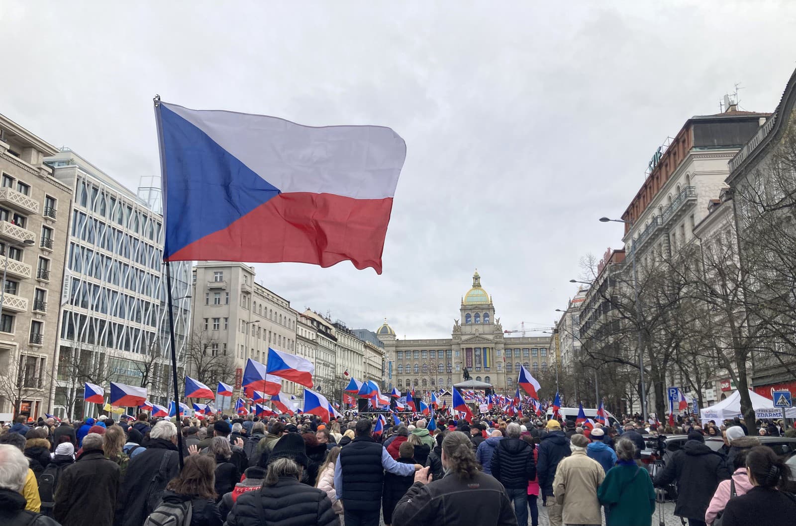 Obrovské protesty v Prahe: